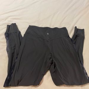 Lululemon sz8 grey with navy blue the dye strip down the leg align jogger
